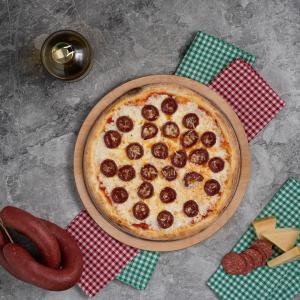Manda Sucuklu Pizza (25cm) + Bardak İçecek | 199,00